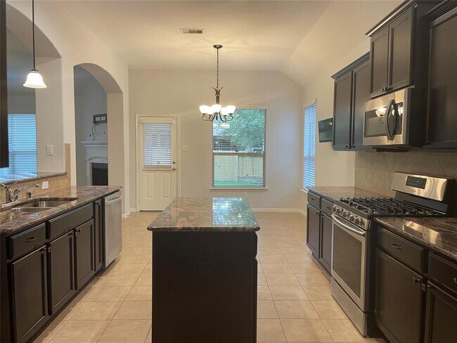 Building Photo - 127 Clearmont Pl