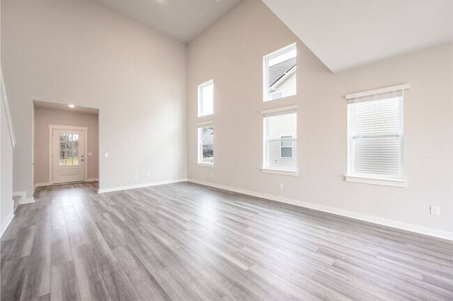 Building Photo - **BE THE LUCKY ONE TO LIVE IN THIS BEAUTIFUL HOME IN THE DESIRABLE SAWGRASS NEIGHBORHOOD IN SPRIN...