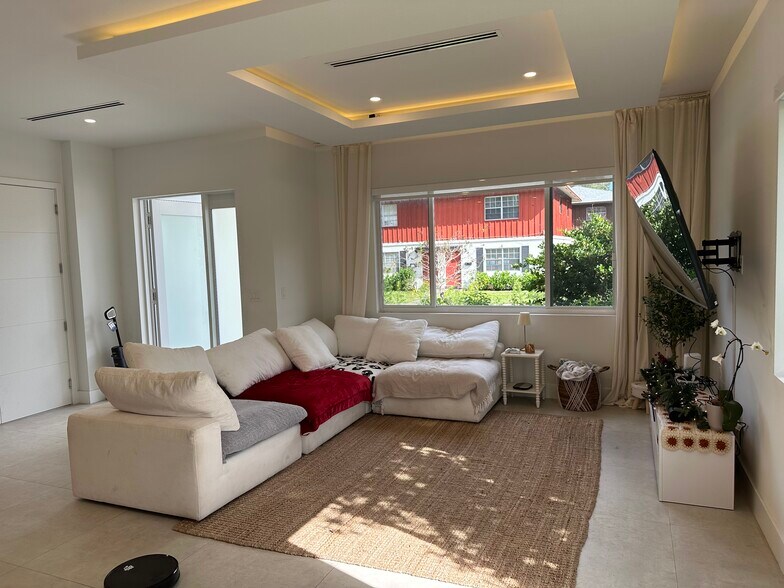 Building Photo - 2109 SW 18th Ave