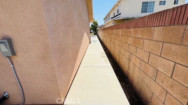 Building Photo - 425 A Gladys Ave
