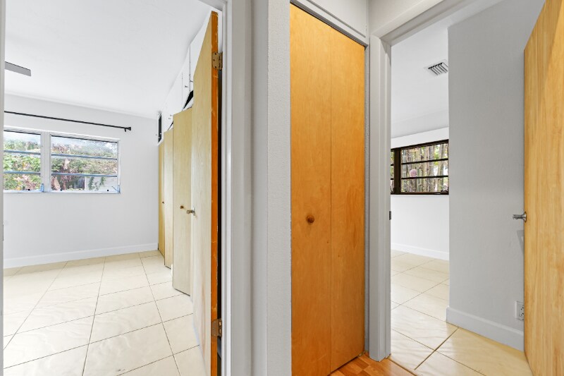 Building Photo - 3355 SW 22nd St