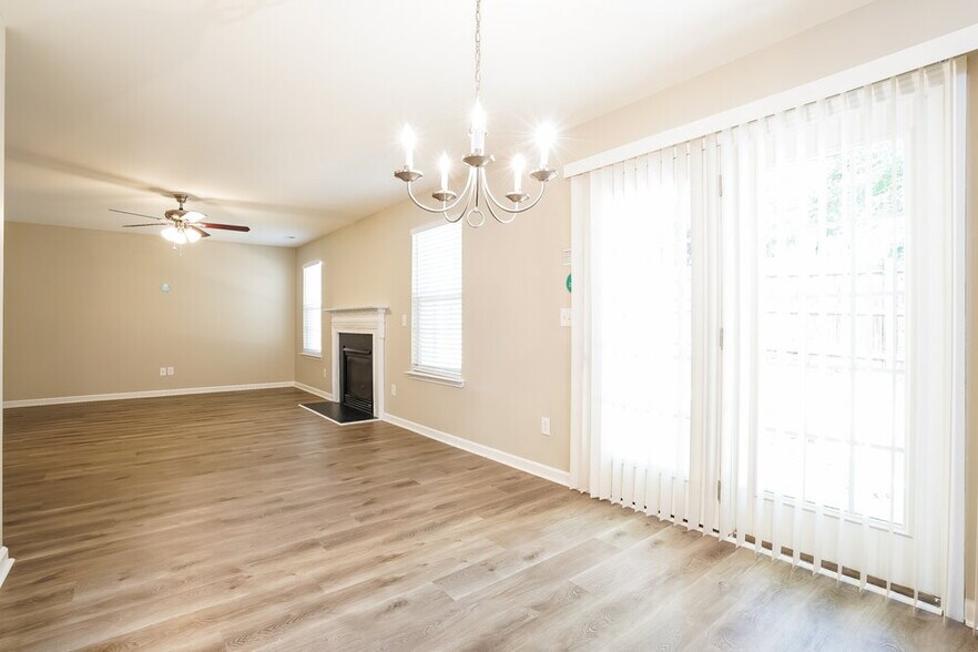 Building Photo - 6021 Herston Rd