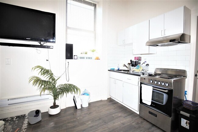 Building Photo - 227-229 Washington St