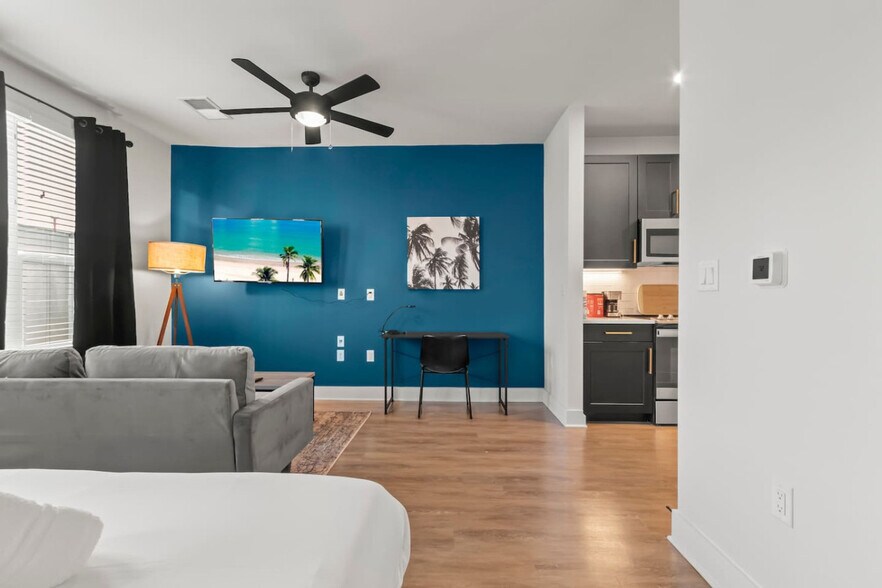 Building Photo - 2317 W Grace St