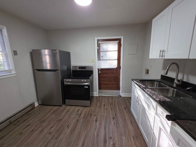Building Photo - 2921 Coronet Way