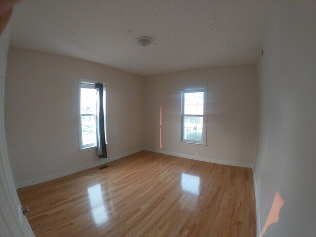 Building Photo - 133 South St