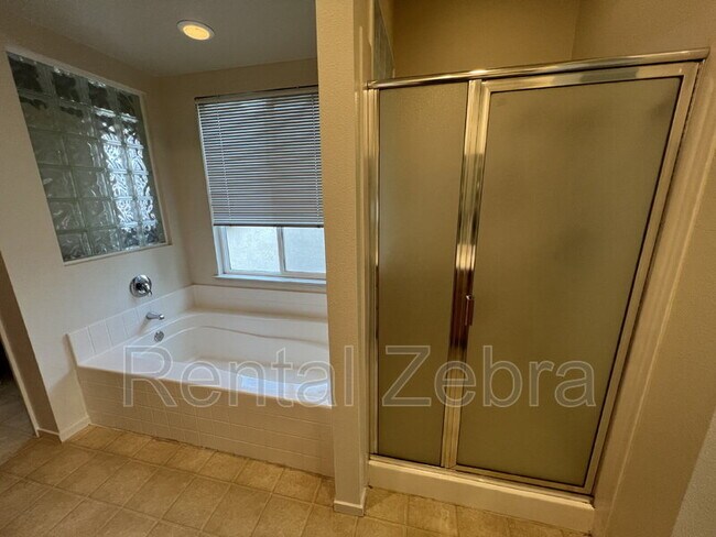 Building Photo - 1732 Presidio Ct