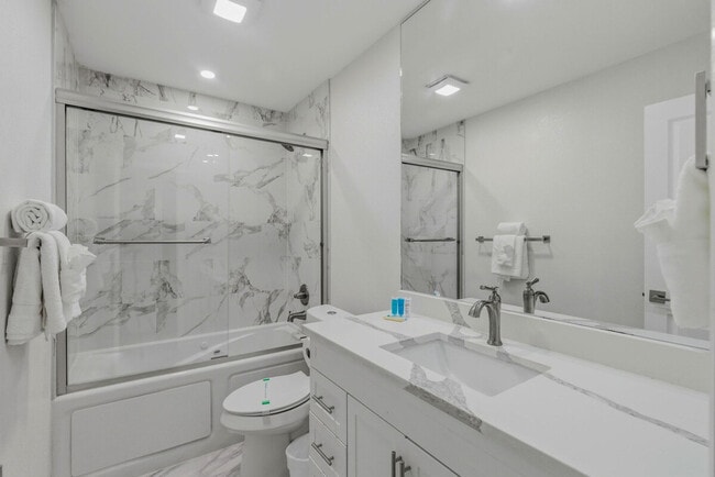 Building Photo - 3909 W Cleveland St