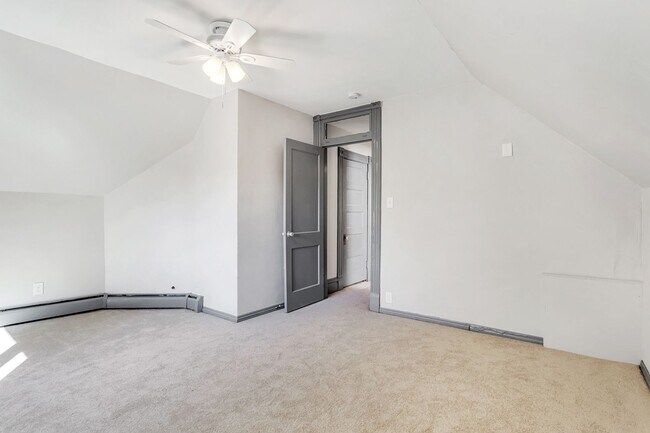 Building Photo - Renovated 5 Bedroom 2.5 Bathroom Apartment...