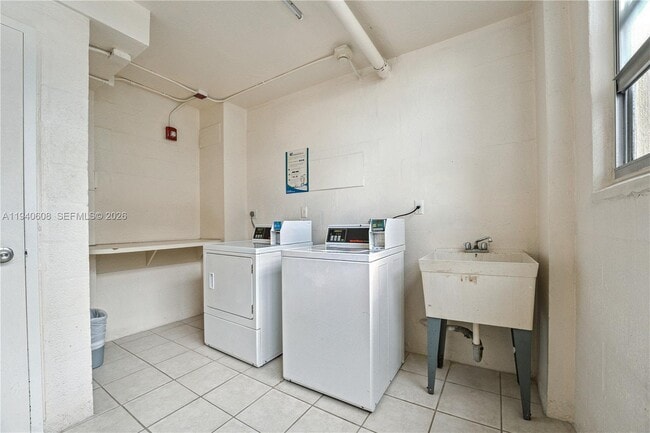 Building Photo - 11111 Biscayne Blvd