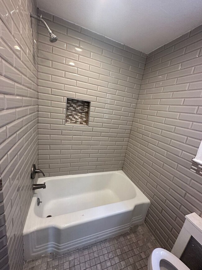 Building Photo - 241 Palisade Ave