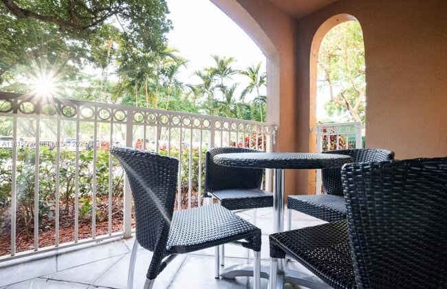 Building Photo - 19801 E Country Club Dr