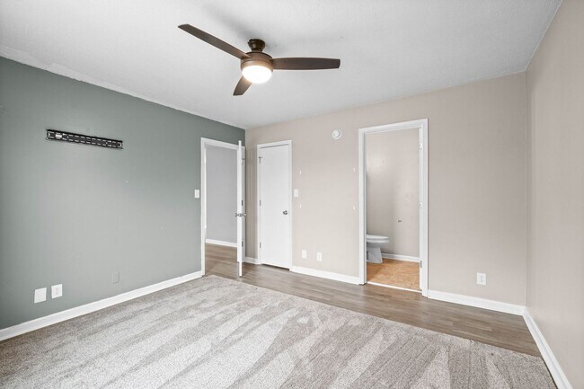 Building Photo - 111 E St