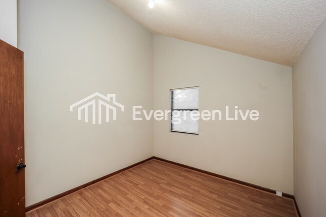 Building Photo - 2624 New Haven Dr