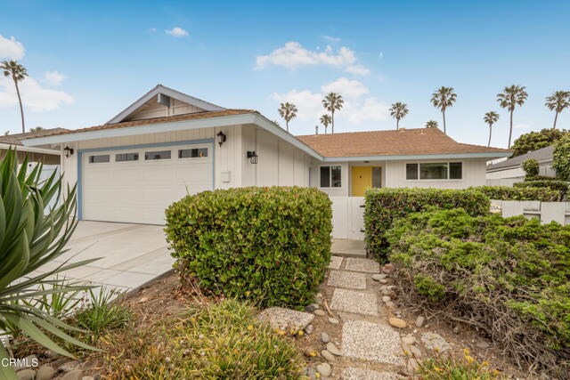 Building Photo - 2554 Bayshore Ave