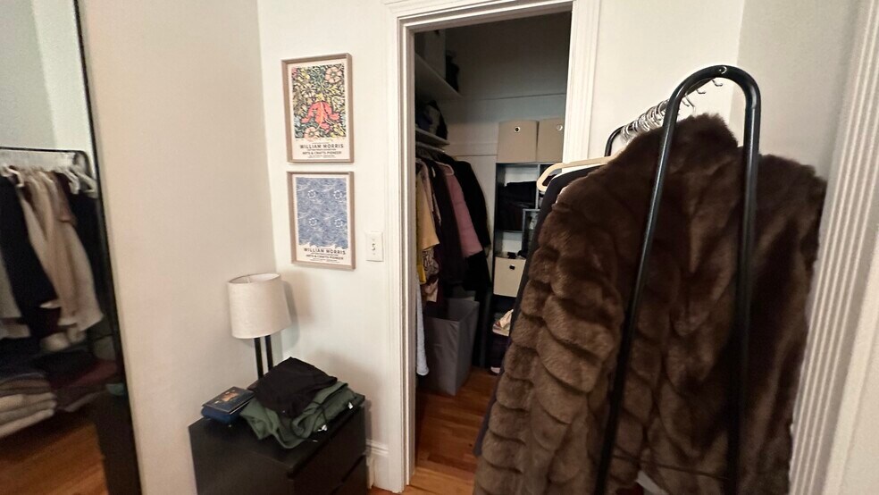 Building Photo - 142 Hemenway St