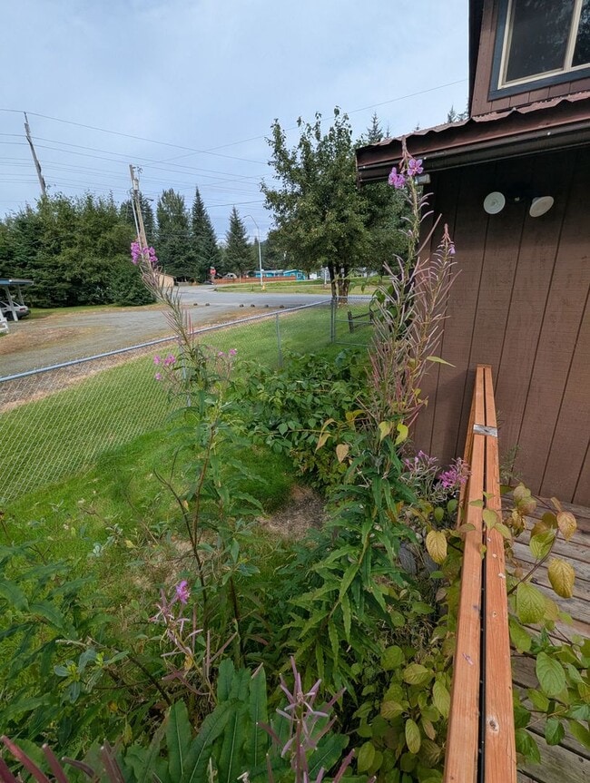 Building Photo - 8496 Thunder Mountain Rd