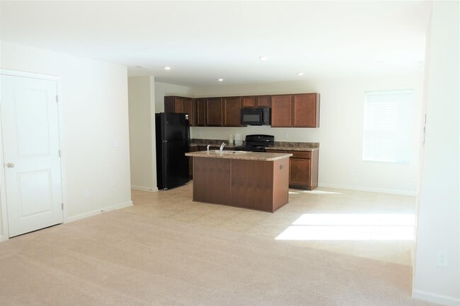 Building Photo - 1025 Joseph Ct