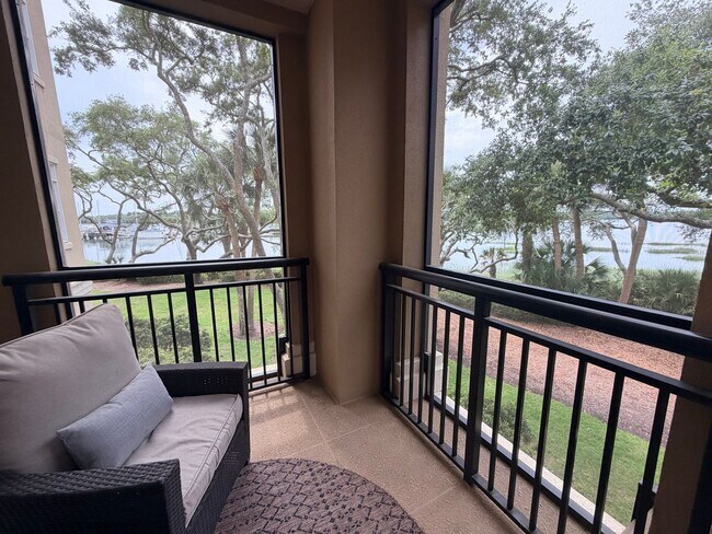 Building Photo - Stunning Luxury, Two Bedroom Creek Front Condo in Hilton Head Plantation