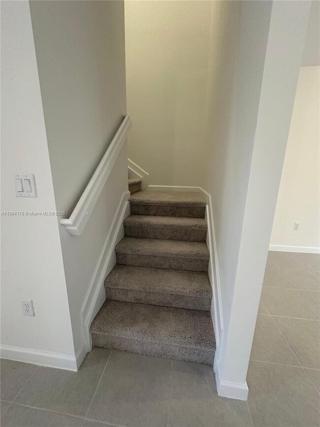 Building Photo - 2534 SE 27th Dr