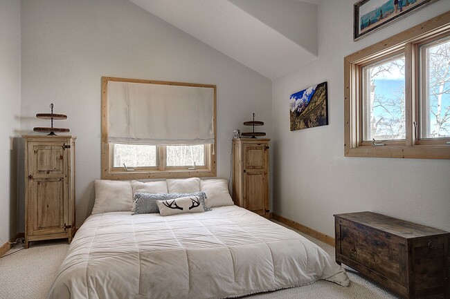 Building Photo - 508 Paiute Rd