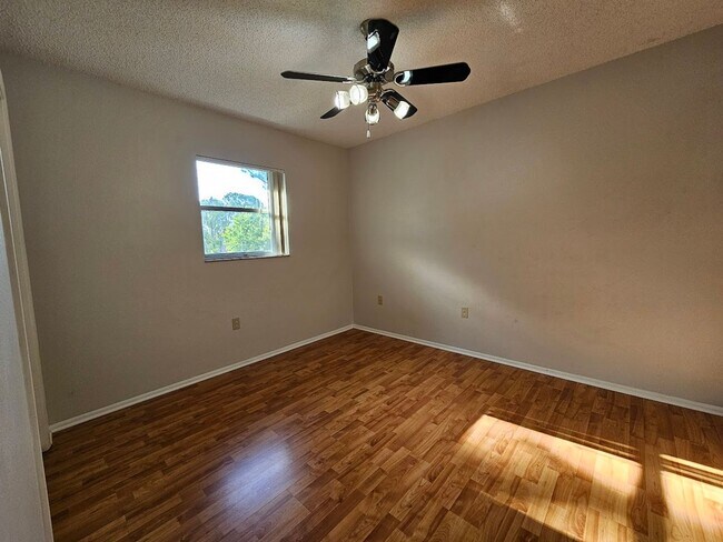 Building Photo - 3/2/1 Home for rent in Spring Hill 34609