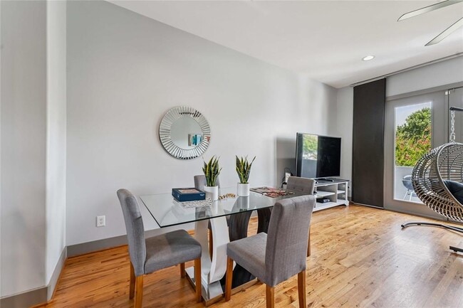 Building Photo - 2020 Tuam St