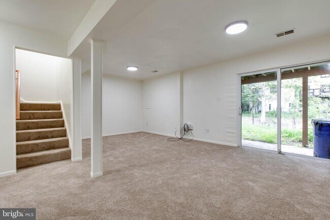 Building Photo - 5461 Enberend Terrace