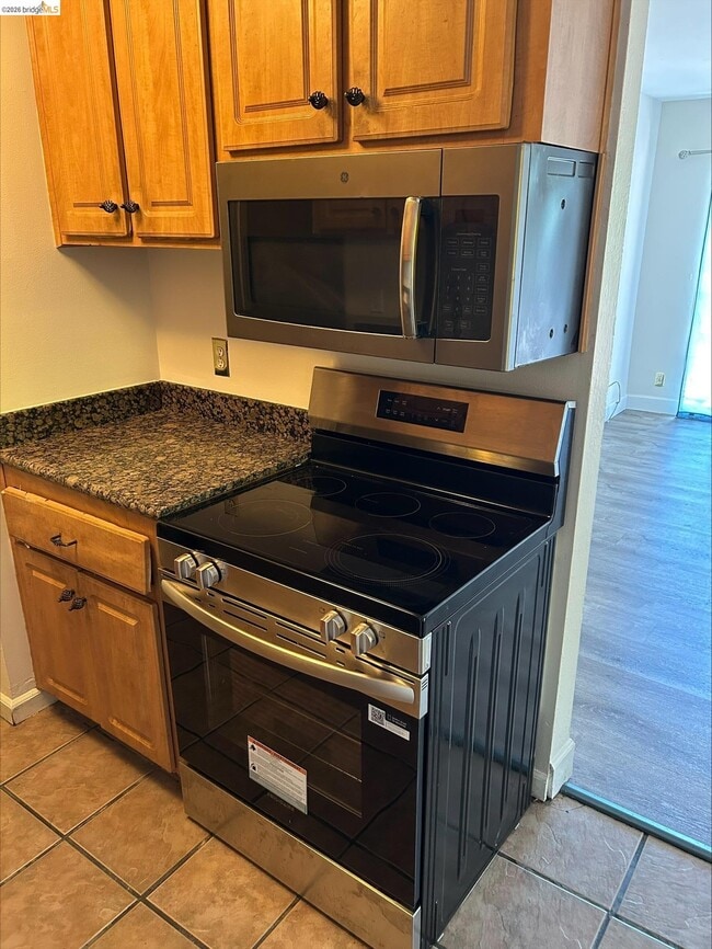 Building Photo - 5313 Ridgeview Cir