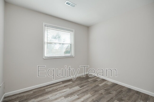 Building Photo - 9609 Helmsley Way
