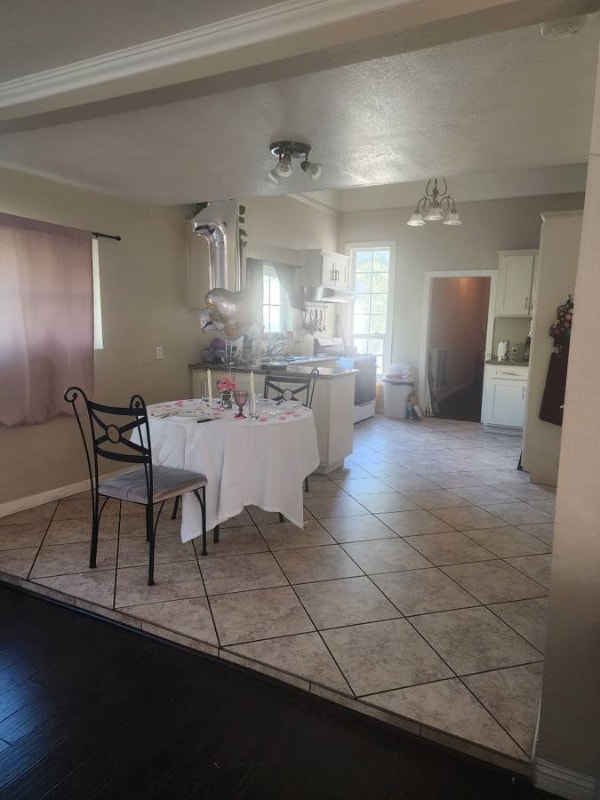 Building Photo - 1302 Helen Dr