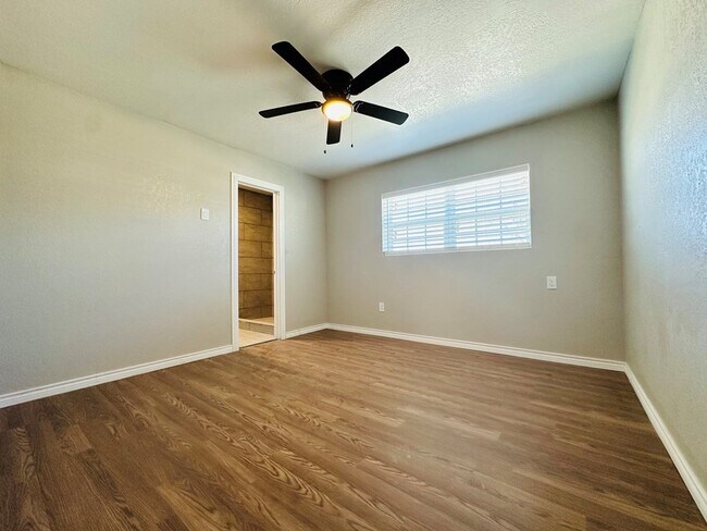 Building Photo - 1408 Stadium Ave