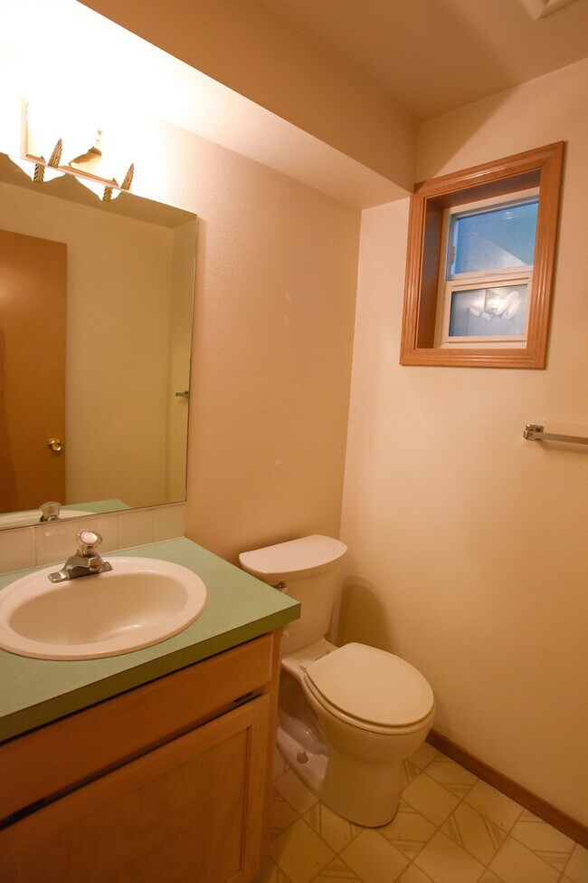 Building Photo - Lovely upper 2 floors of Large home in Phi...