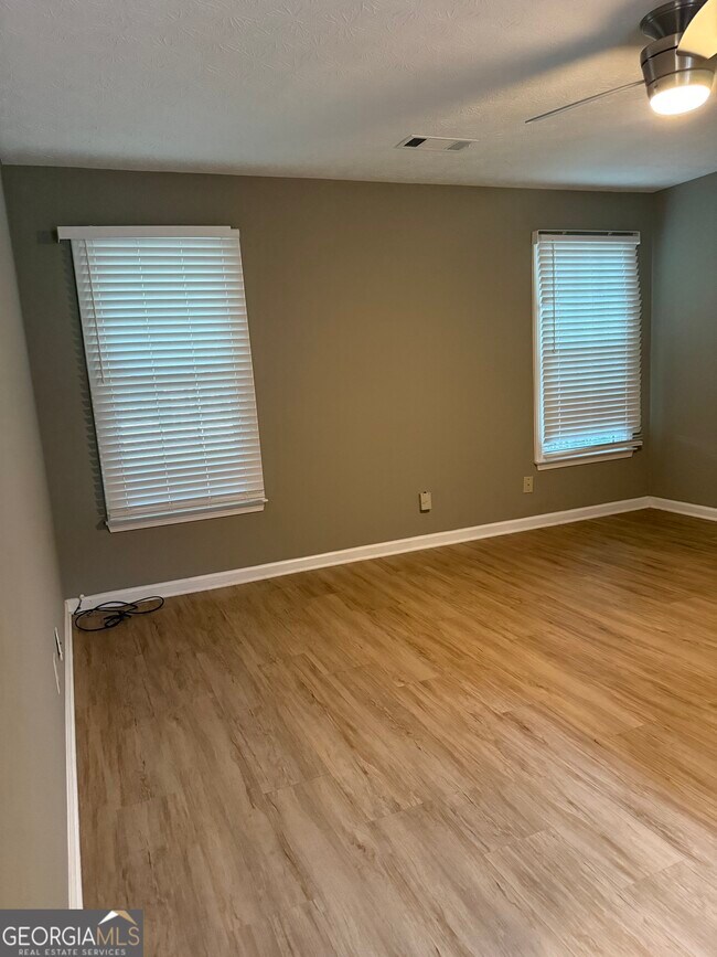 Building Photo - 317 Welton Way