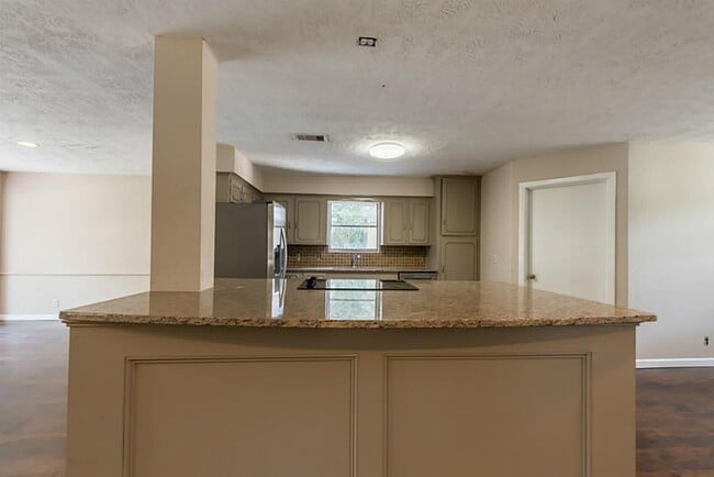 Building Photo - 630 Cherrybark Ln