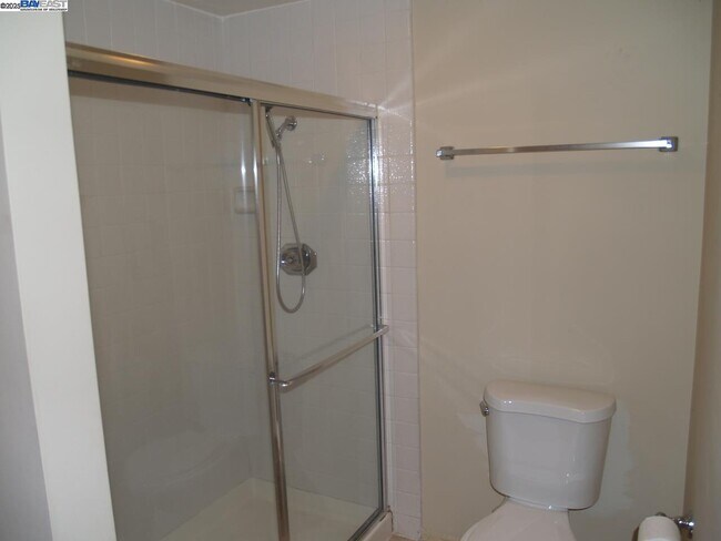 Building Photo - 515 Rolling Hills Ln