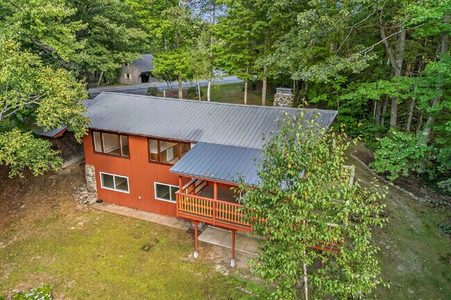 Building Photo - Mid-Century Cool Meets Maine Serenity Design. Privacy. Location. This one has it all.