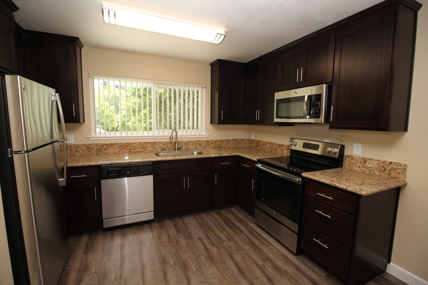 Sunrise Creek Apartments 8317 Sunrise Blvd Citrus Heights CA 95610