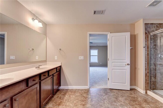 Building Photo - 4228 Woods Creek Ln