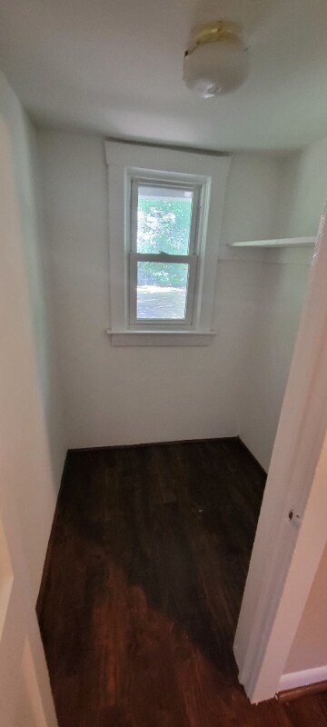 Building Photo - 706 W 75th Terrace