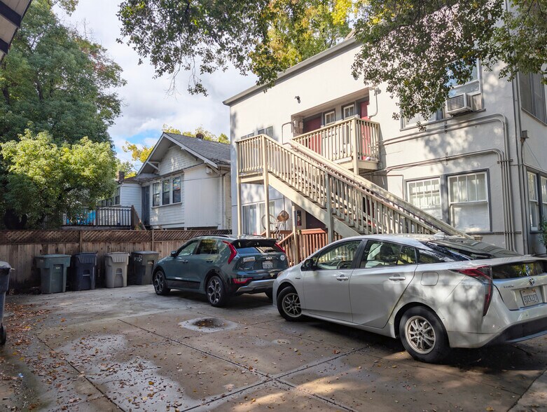 Building Photo - 2630 E St