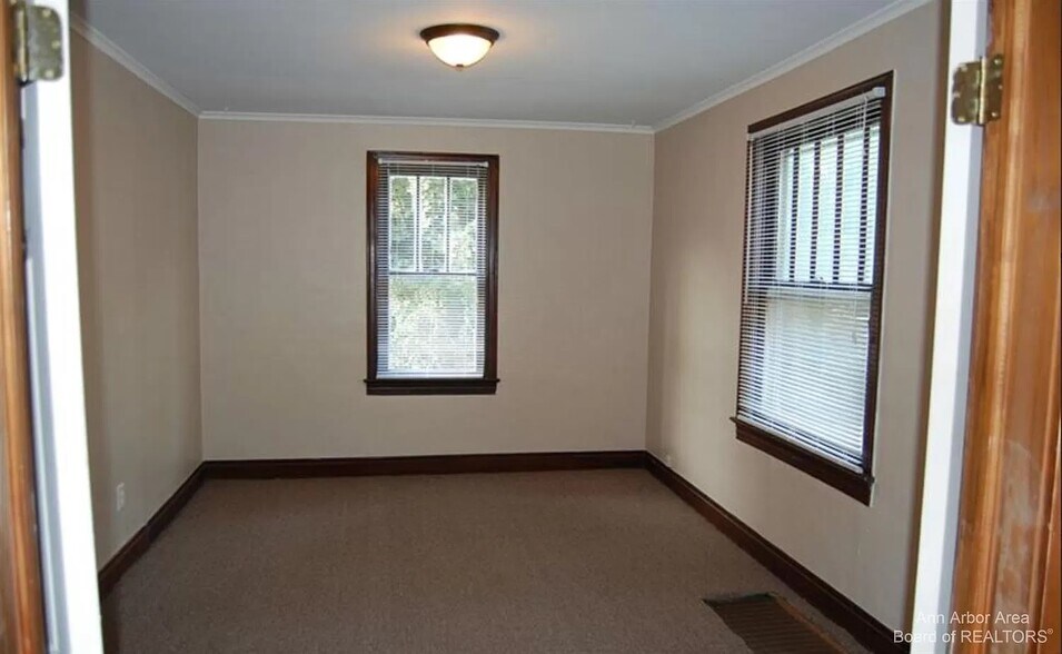 Building Photo - 109 Hill St
