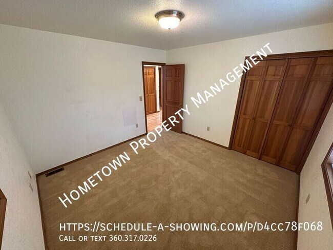 Building Photo - 3221 41st Way SE