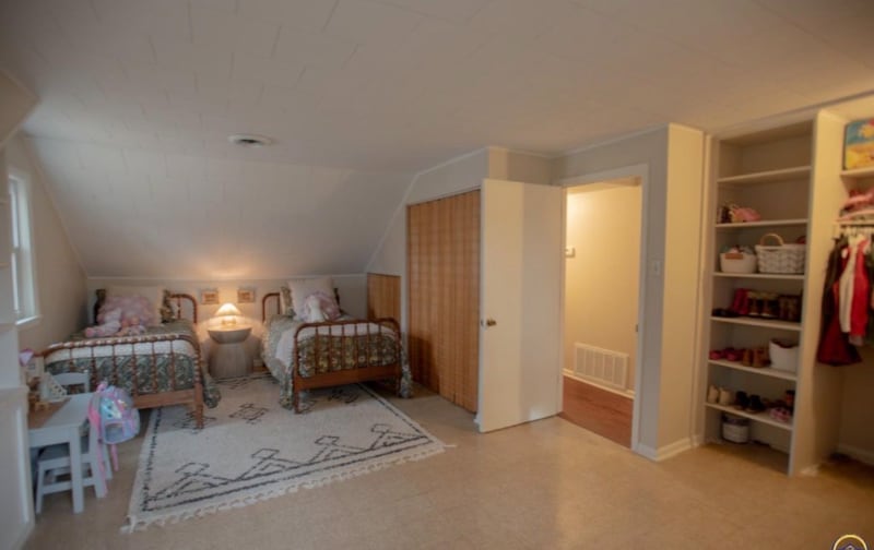 Building Photo - 2323 SW 20th St