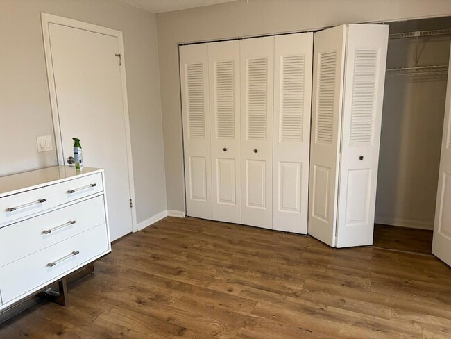 Building Photo - 372 Camden P