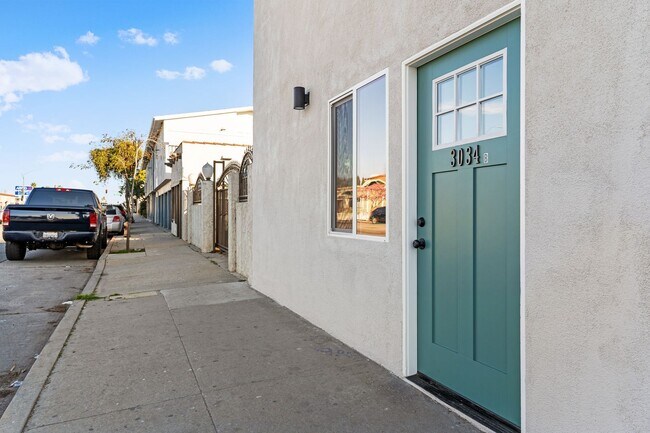 Building Photo - 3032 E 7th St