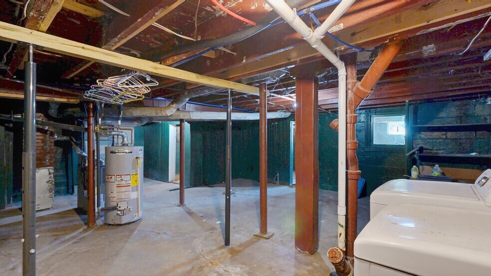 Building Photo - 2128 Fordney St