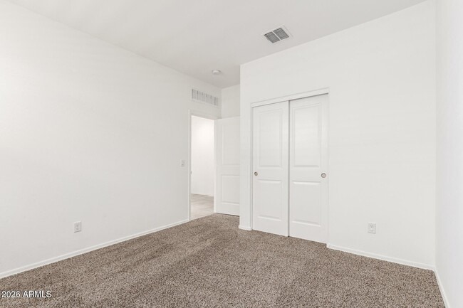 Building Photo - 1168 W Paradise Wy