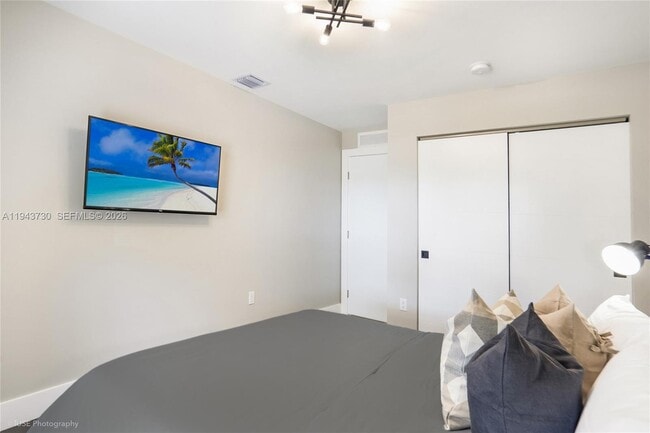 Building Photo - 1035 NW 48th St