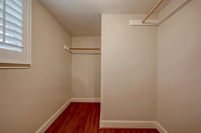 Building Photo - 12967 Trail Hollow Dr